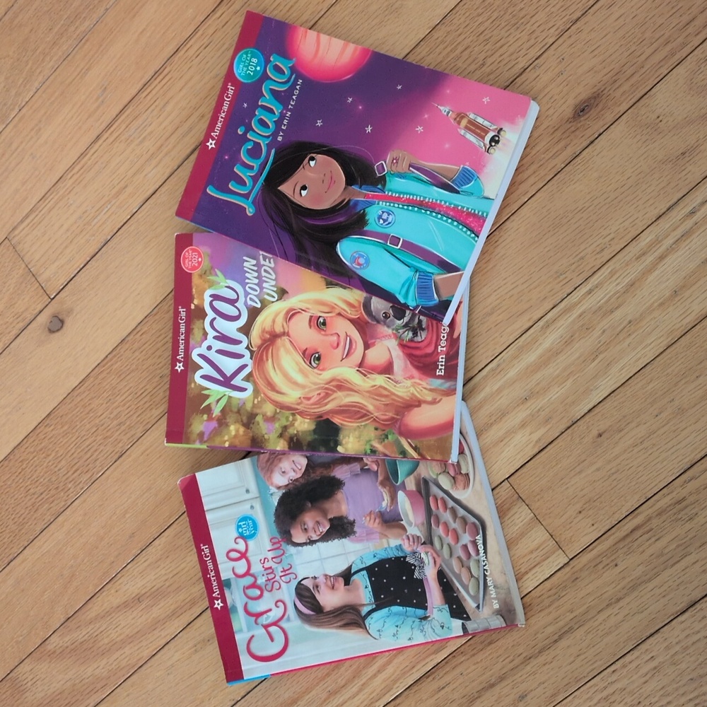 Free American Girl GOTY Book Lot • Luciana • Kira Down Under • Grace Stirs It Up